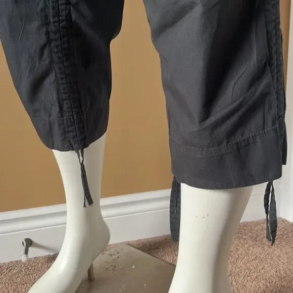 Black capris/Size 12   - Picture 5 of 10